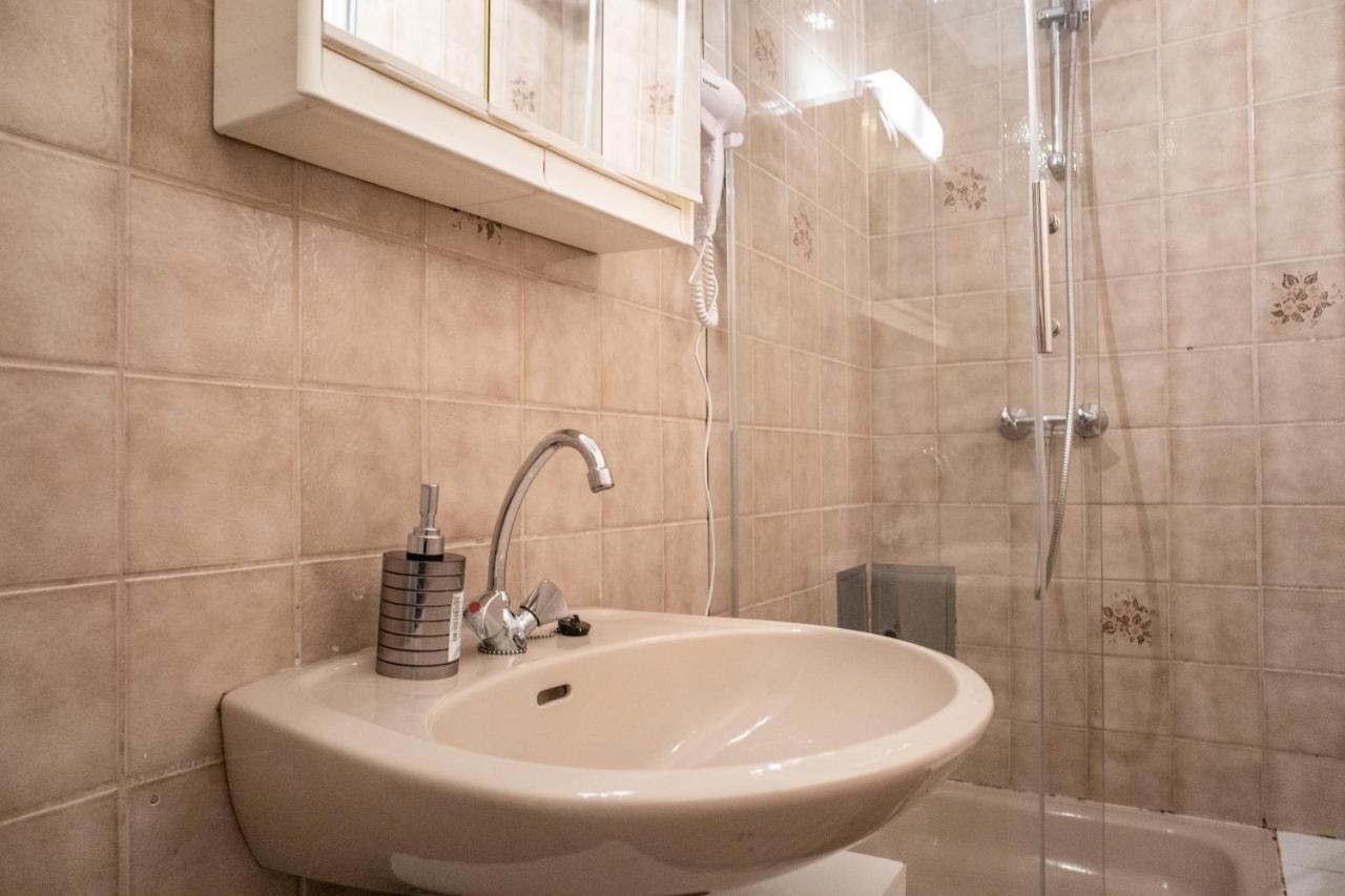 Roomy 2Br Apt. Near Akh -Perfect For Longstays Vienna Exterior photo